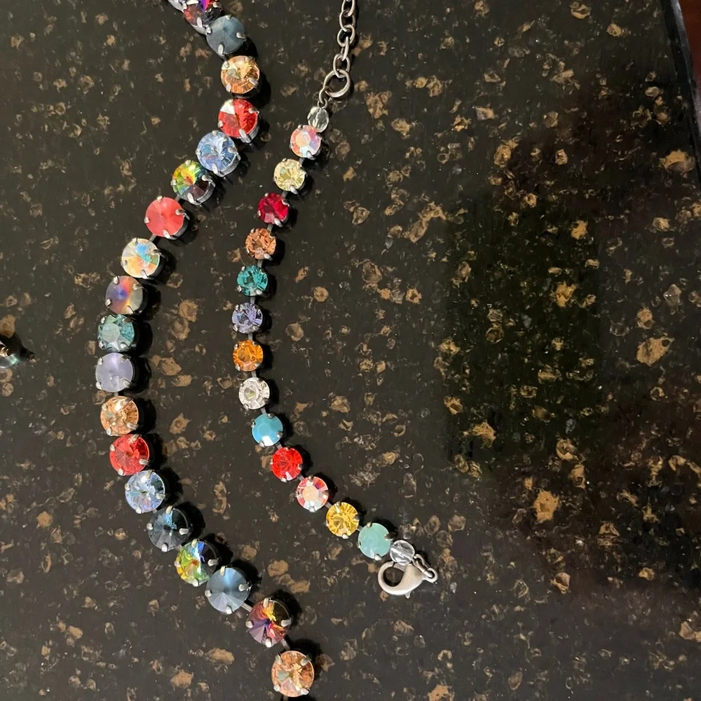 Multicolor Crystal Necklace single strand - Picture 5 of 5